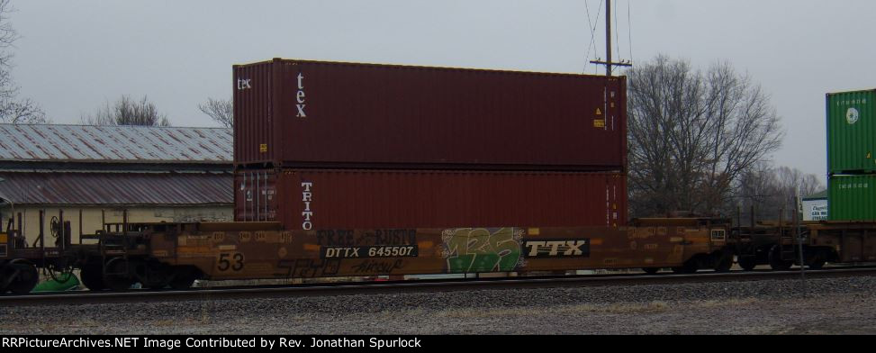 DTTX 645507 and two containers